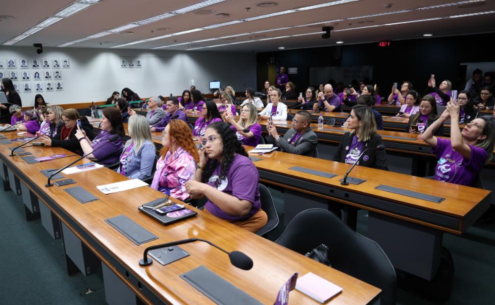 No momento você está vendo Lançada Frente Parlamentar Mista em Defesa da Pessoa com Epilepsia e debate desabastecimento de medicamentos