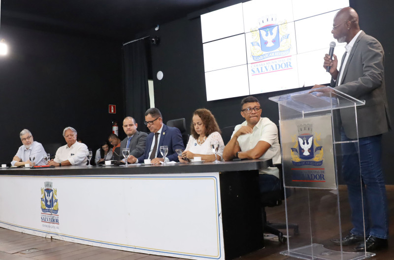 No momento você está vendo Vereadores da oposição lamentam ausência da prefeitura no debate sobre o subsídio ao transporte