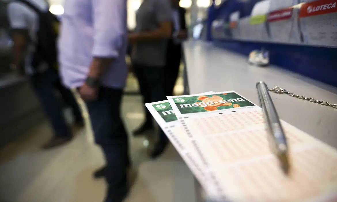 No momento você está vendo Mega-Sena acumula e prêmio principal vai para R$ 8 milhões