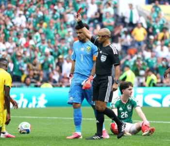 México estreia com vitória em casa na copa dos problemas fora de campo