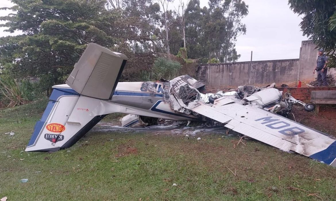 No momento você está vendo Queda de monomotor deixa dois mortos em Marília, interior de São Paulo