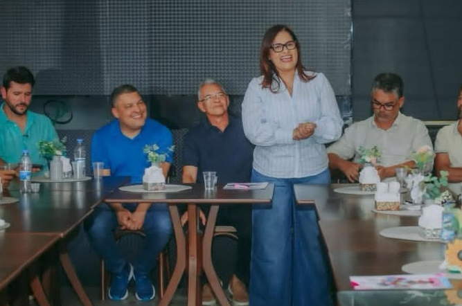 No momento você está vendo Kátia Oliveira consolida base política no Extremo Sul e amplia alianças em municípios da região