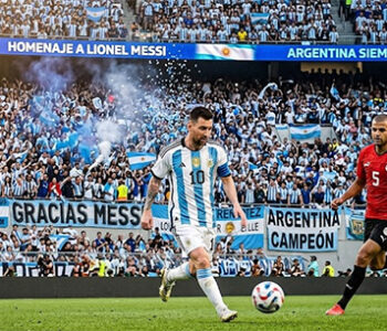 Argentina busca virada, despacha Egito. Suíça bate Colômbia