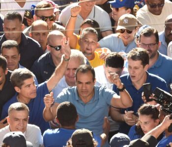 ACM Neto participa do 2 de Julho e critica governo