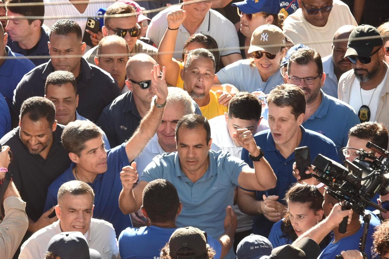No momento você está vendo ACM Neto participa do 2 de Julho e critica governo