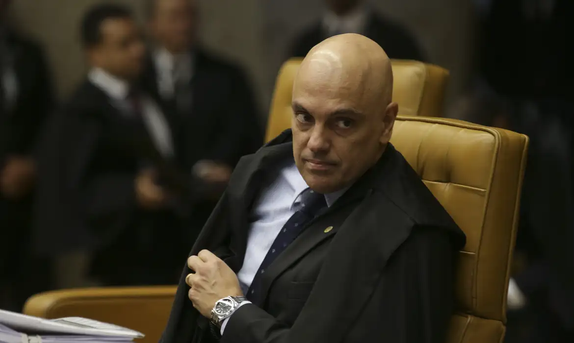 No momento você está vendo STF dá 48h para tribunais explicarem pagamentos acima do limite a juiz