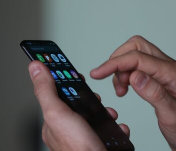 Cazé TV expõe uma lacuna nas regras da publicidade de bets no país