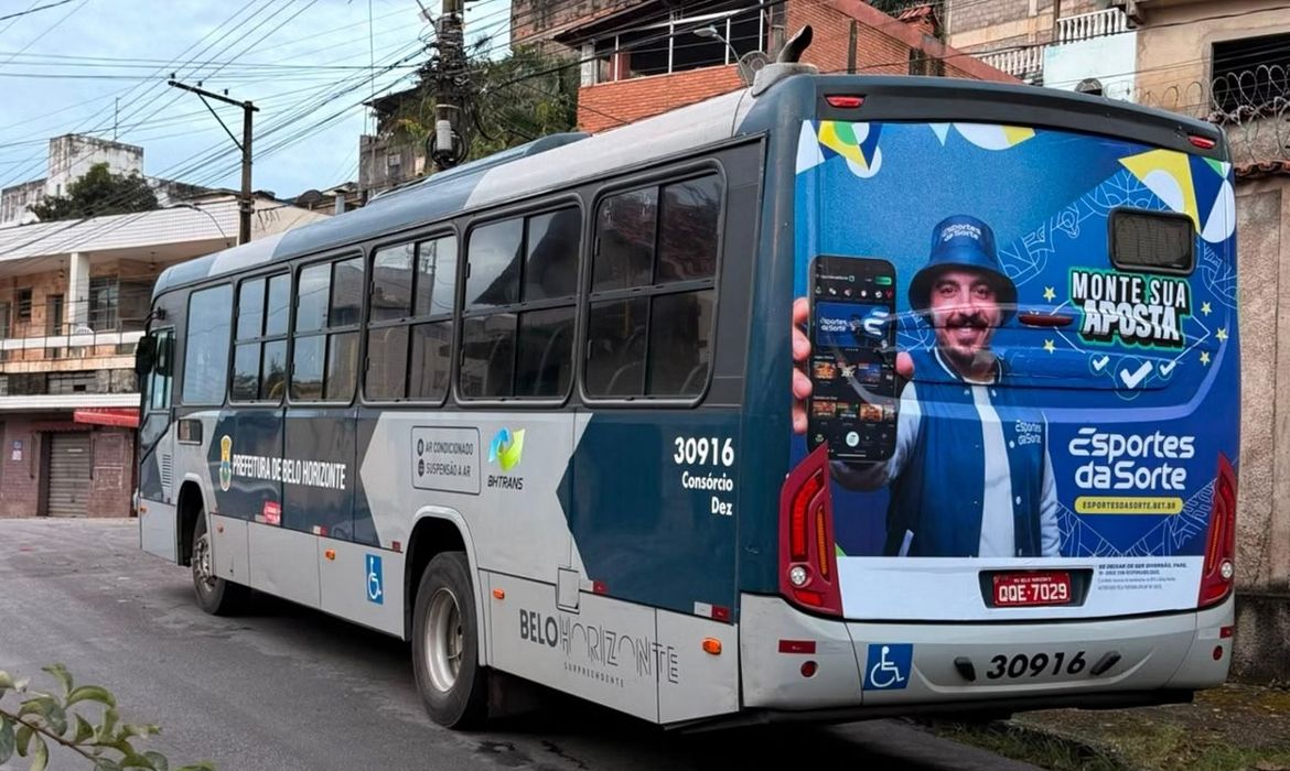 No momento você está vendo Começam a vigorar hoje regras que exigem alertas em anúncios de bets