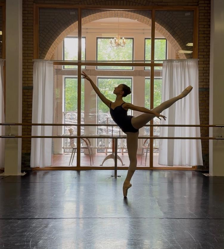 No momento você está vendo Bailarina baiana aprovada para formação prestigiada escolas de ballet da Europa