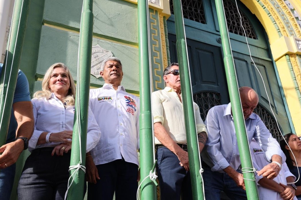 No momento você está vendo Governador participa da abertura e do cortejo do Dois de Julho em Salvador