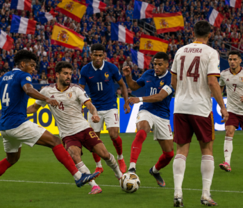 A Espanha supera França e está na final da Copa  