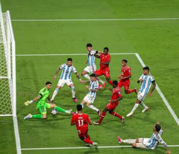 Argentina e Inglaterra fazem uma das semifinais da copa