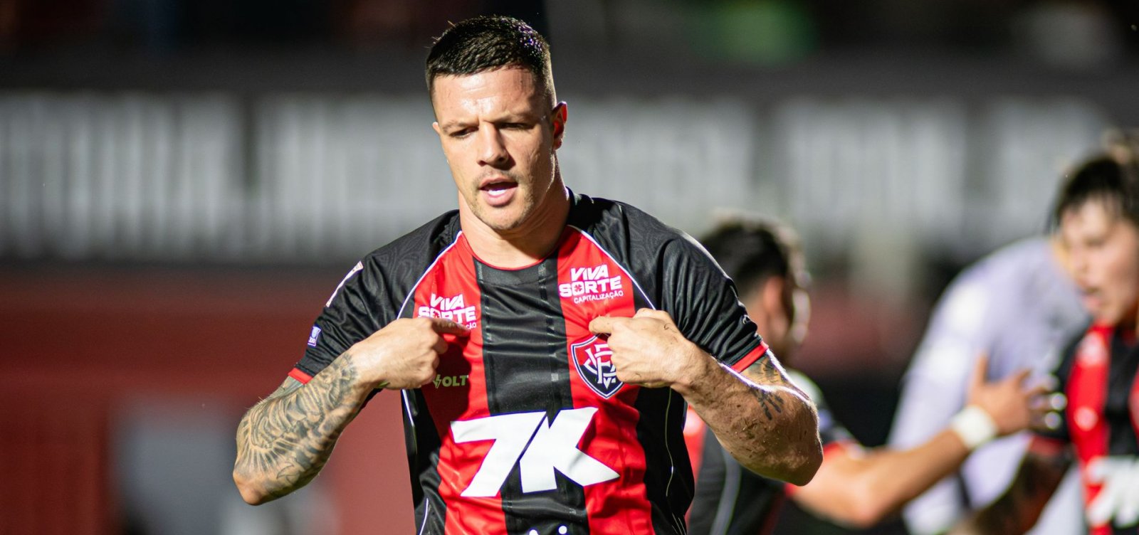 No momento você está vendo Vitória vence Vasco e sobe na classificação