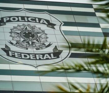 Em manifestação escrita, Flávio Bolsonaro nega ter caluniado Lula