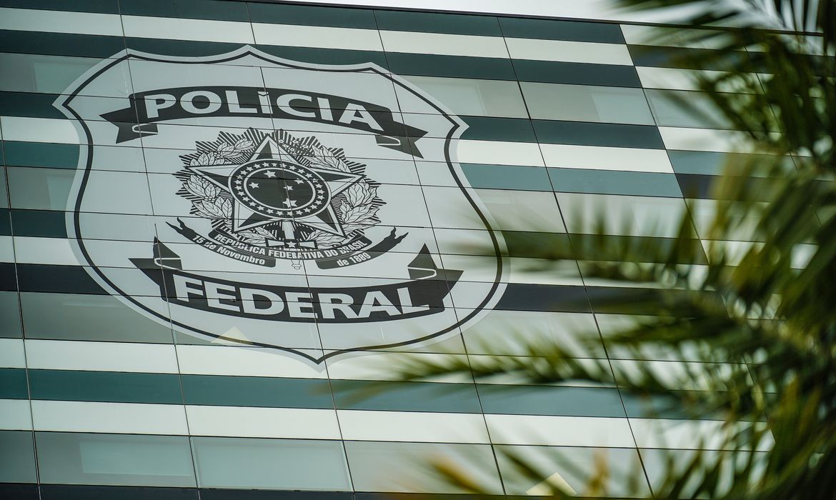 No momento você está vendo Em manifestação escrita, Flávio Bolsonaro nega ter caluniado Lula