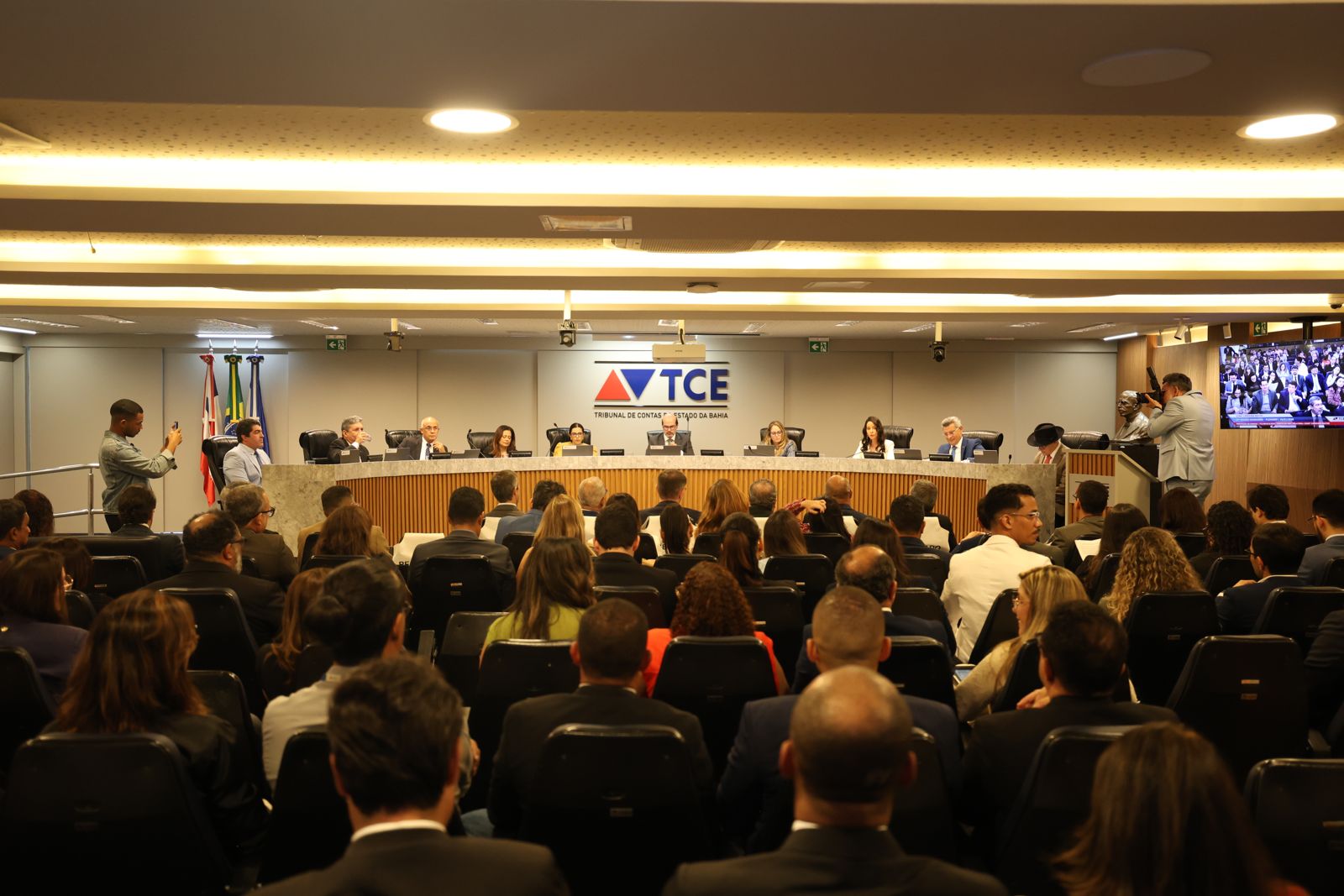 No momento você está vendo TCE aprova por unanimidade contas do terceiro ano de gestão do governador Jerônimo Rodrigues