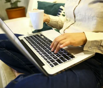 Sete em cada dez brasileiros temem comprar remédios pela internet