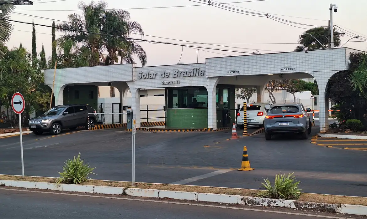 No momento você está vendo Com autorização de Moraes, Bolsonaro poderá voltar a receber visitas