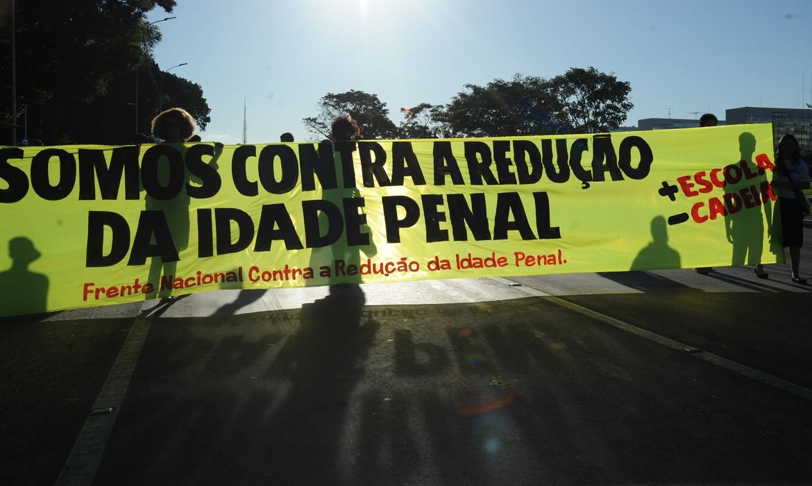 No momento você está vendo Pediatras se manifestam contrários à redução da maioridade penal