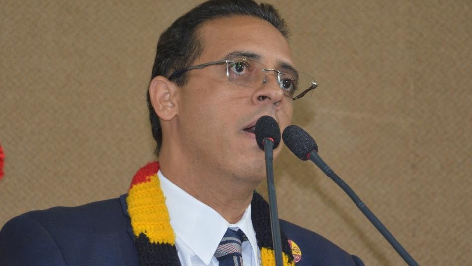 No momento você está vendo Deputado Hilton Coelho apresenta moção de solidariedade ao povo da Colômbia