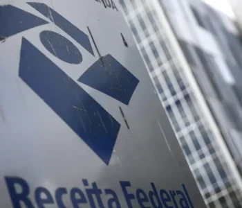 Receita paga nesta segunda último lote de restituição do IR 2026