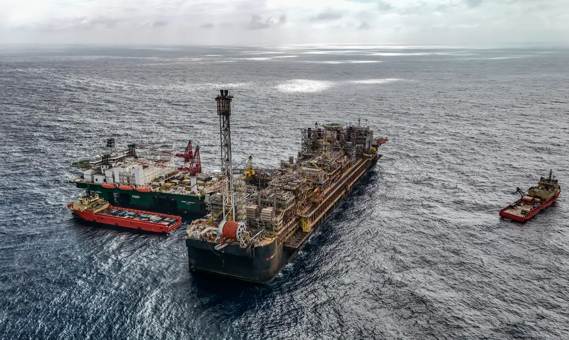 No momento você está vendo Petroleiros pedem Petrobras mais estatal e menor repasse a acionistas