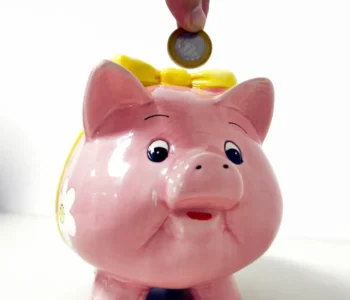 Retiradas da poupança superam depósitos em R$ 7,15 bilhões em julho