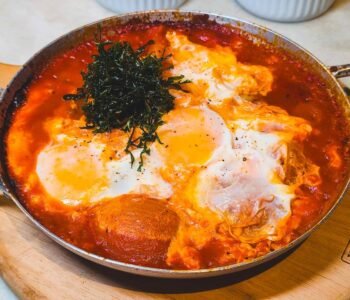 Jota Gastronomia lança menu executivo com referências ao Rio Vermelho