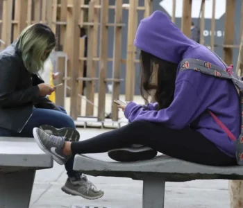 Na era da IA, inclusão digital deve ser crítica, defende educadora