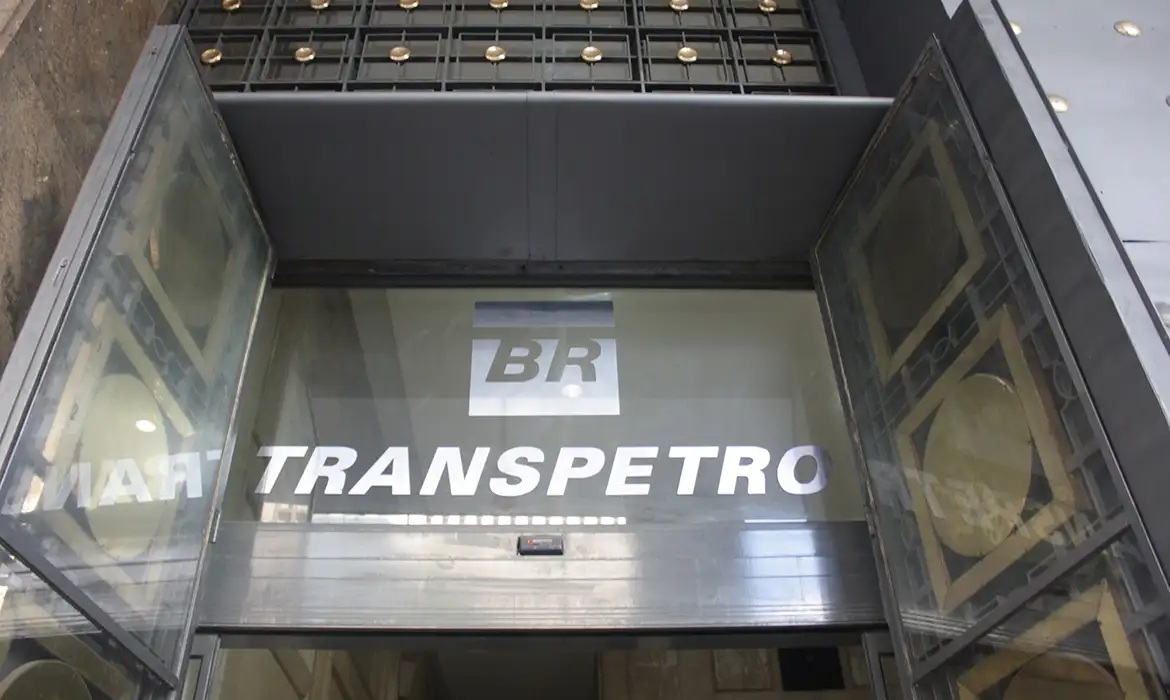 No momento você está vendo Transpetro abre concurso público com salário inicial de até R$ 15 mil
