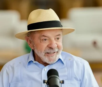Pelo PT, Lula busca reeleição com foco em pautas sociais