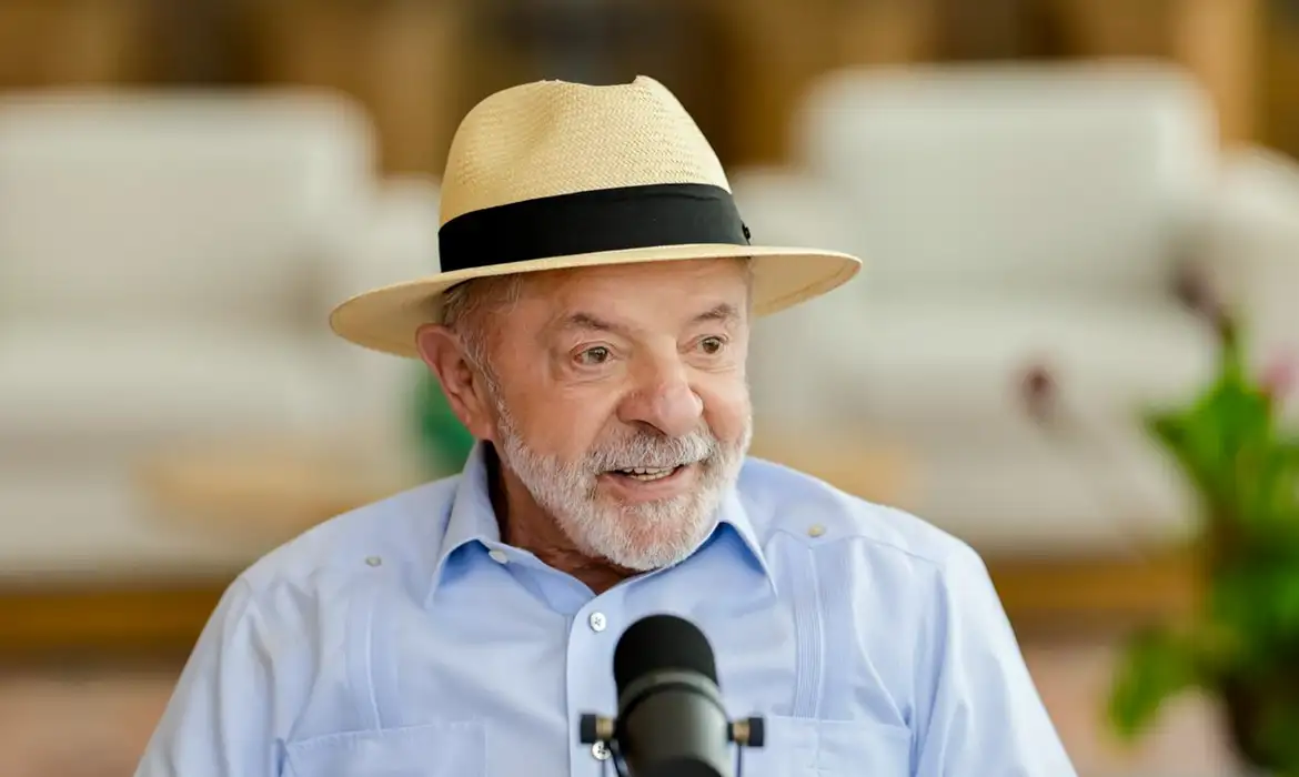 No momento você está vendo Pelo PT, Lula busca reeleição com foco em pautas sociais