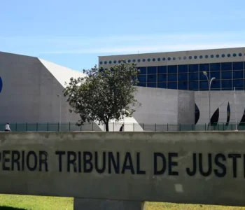 STJ condena ministro Marco Buzzi a perda de cargo por crimes sexuais