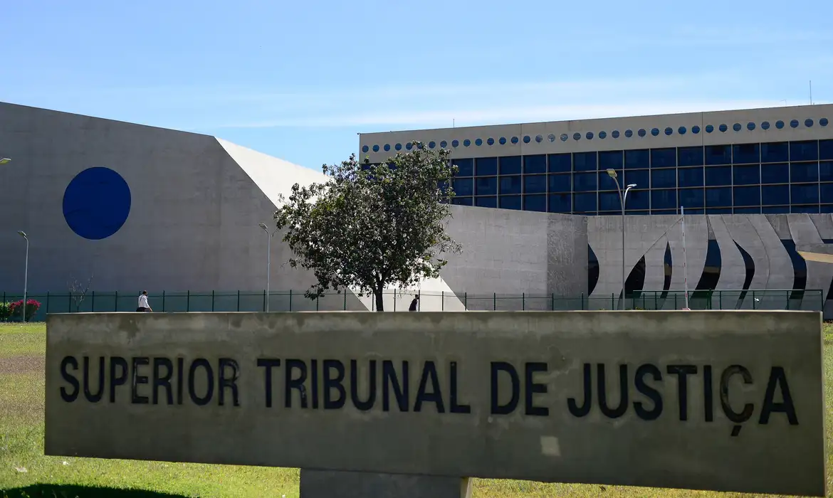 No momento você está vendo STJ condena ministro Marco Buzzi a perda de cargo por crimes sexuais