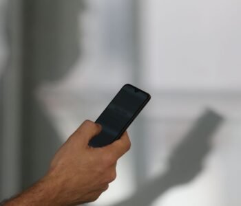 Mais de 830 mil celulares foram subtraídos em 2025, aponta relatório