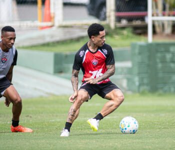 Leão enfrenta Furacão na Arena da Baixada