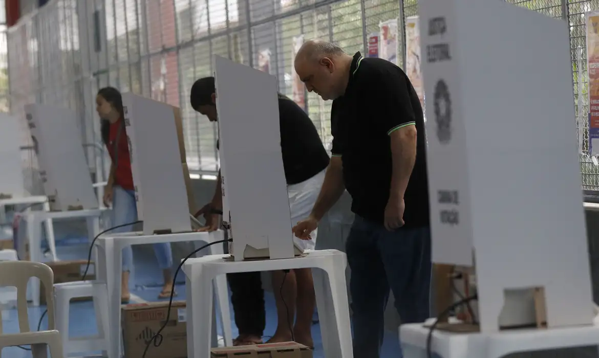 No momento você está vendo Eleições 2026: saiba o que é permitido e proibido no dia da votação