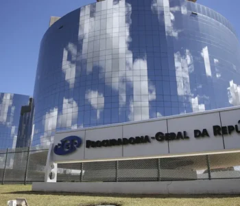 PGR deve se manifestar sobre supostas conversas entre Vorcaro e Moraes