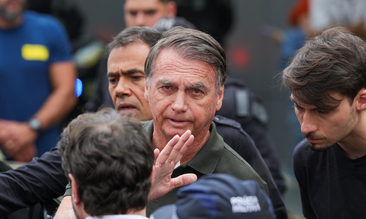 No momento você está vendo Trama golpista: defesa de Bolsonaro desiste de suspensão da pena