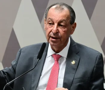 Relator da CCJ rejeita emendas da oposição que buscavam manter 6×1