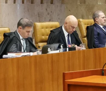 Mendonça acusa Moraes de direcionar investigação no STF