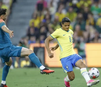 Brasil joga mal e só empata no primeiro jogo pós Copa