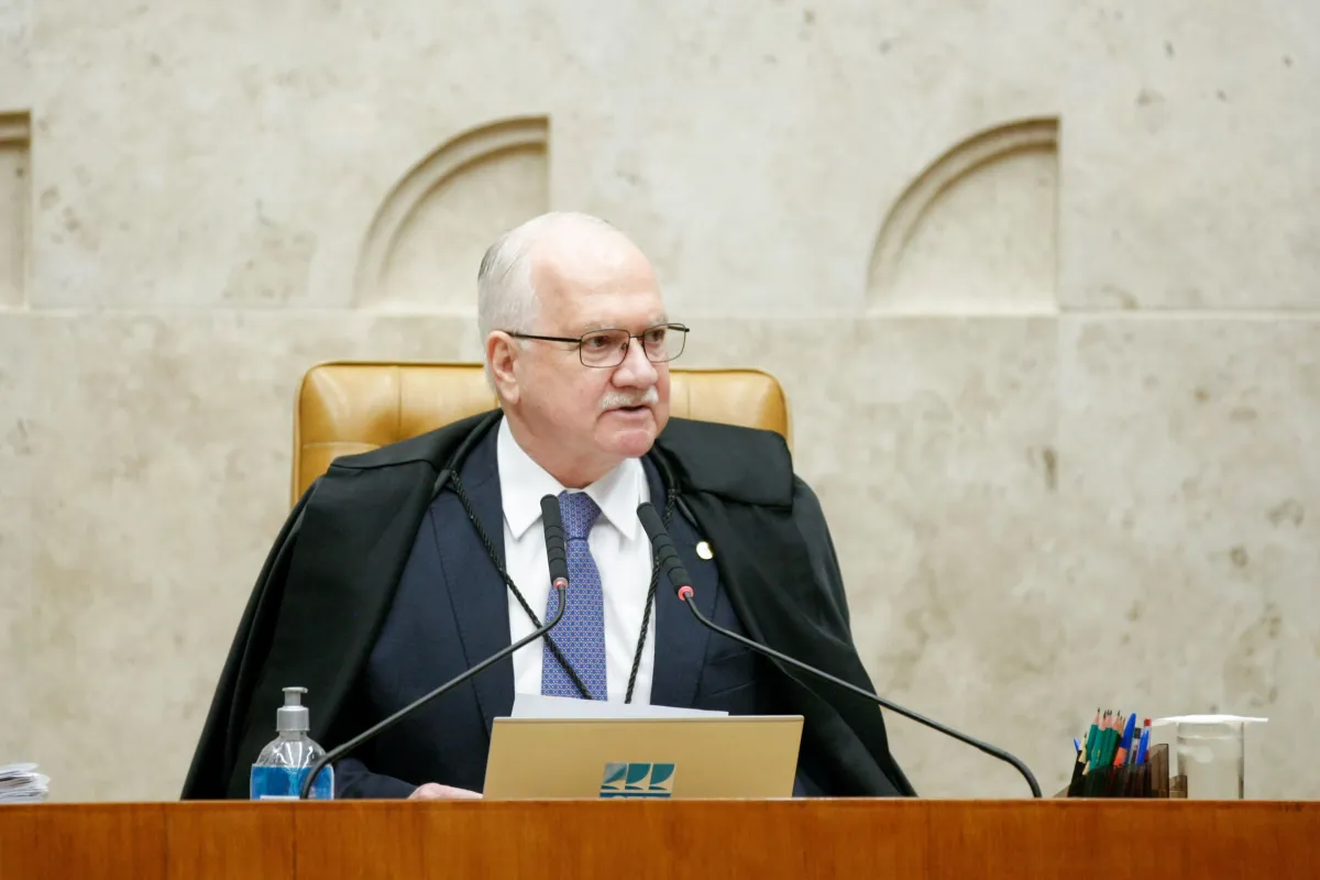 No momento você está vendo Fachin tira Moraes do inquérito das Fake News e assume relatoria