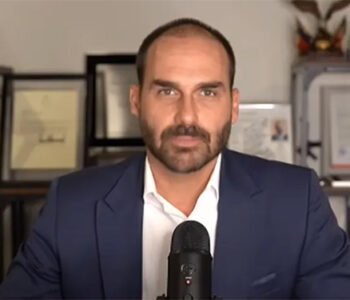 Eduardo Bolsonaro pede à equipe de Trump sanções a Moraes, Gilmar e Dino