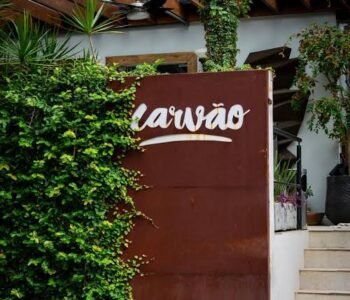Restaurante Carvão promove jantar harmonizado em cinco etapas com vinhos portugueses
