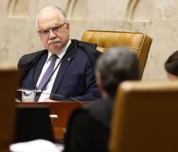 Ex-ministros e sociedade civil divulgam carta em apoio a Fachin