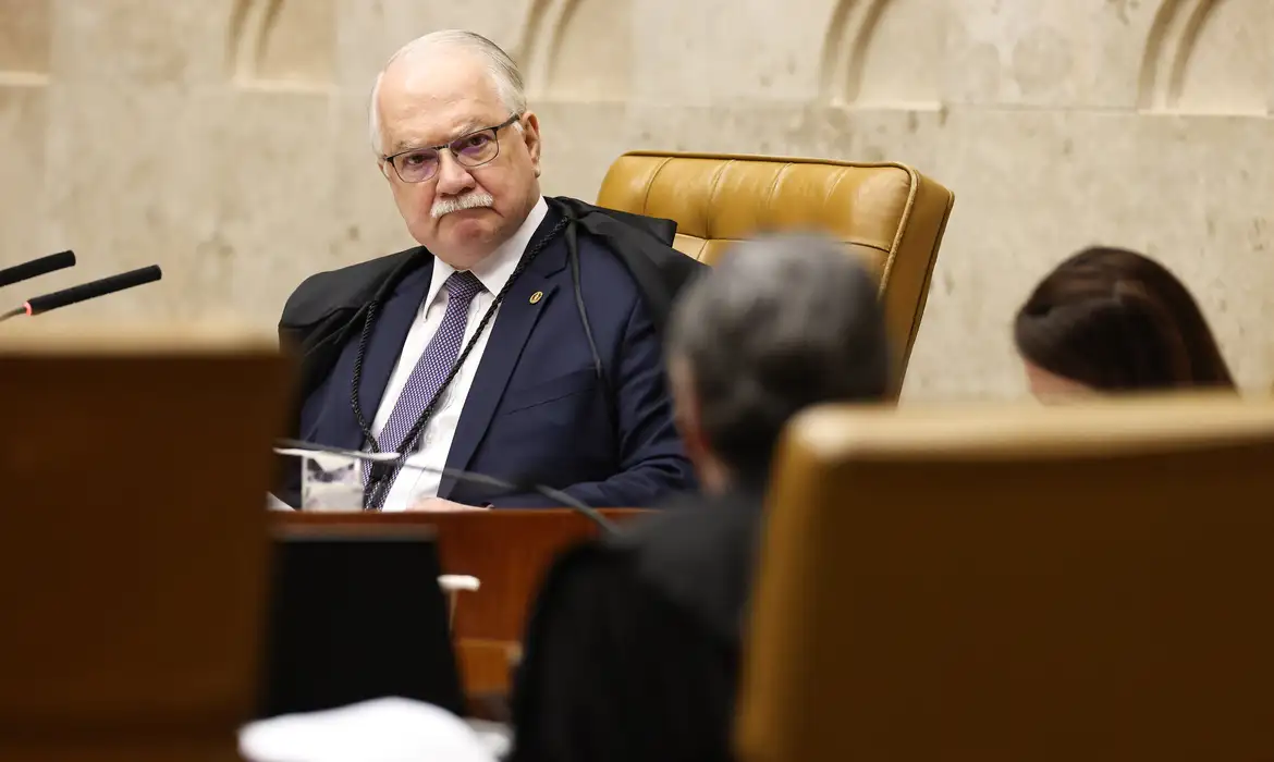 No momento você está vendo Ex-ministros e sociedade civil divulgam carta em apoio a Fachin