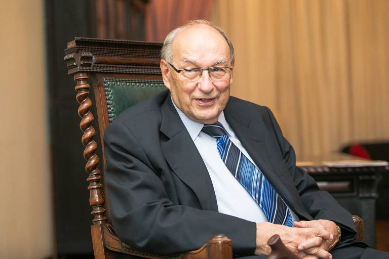 No momento você está vendo Mandato de 12 anos para ministros do STF
