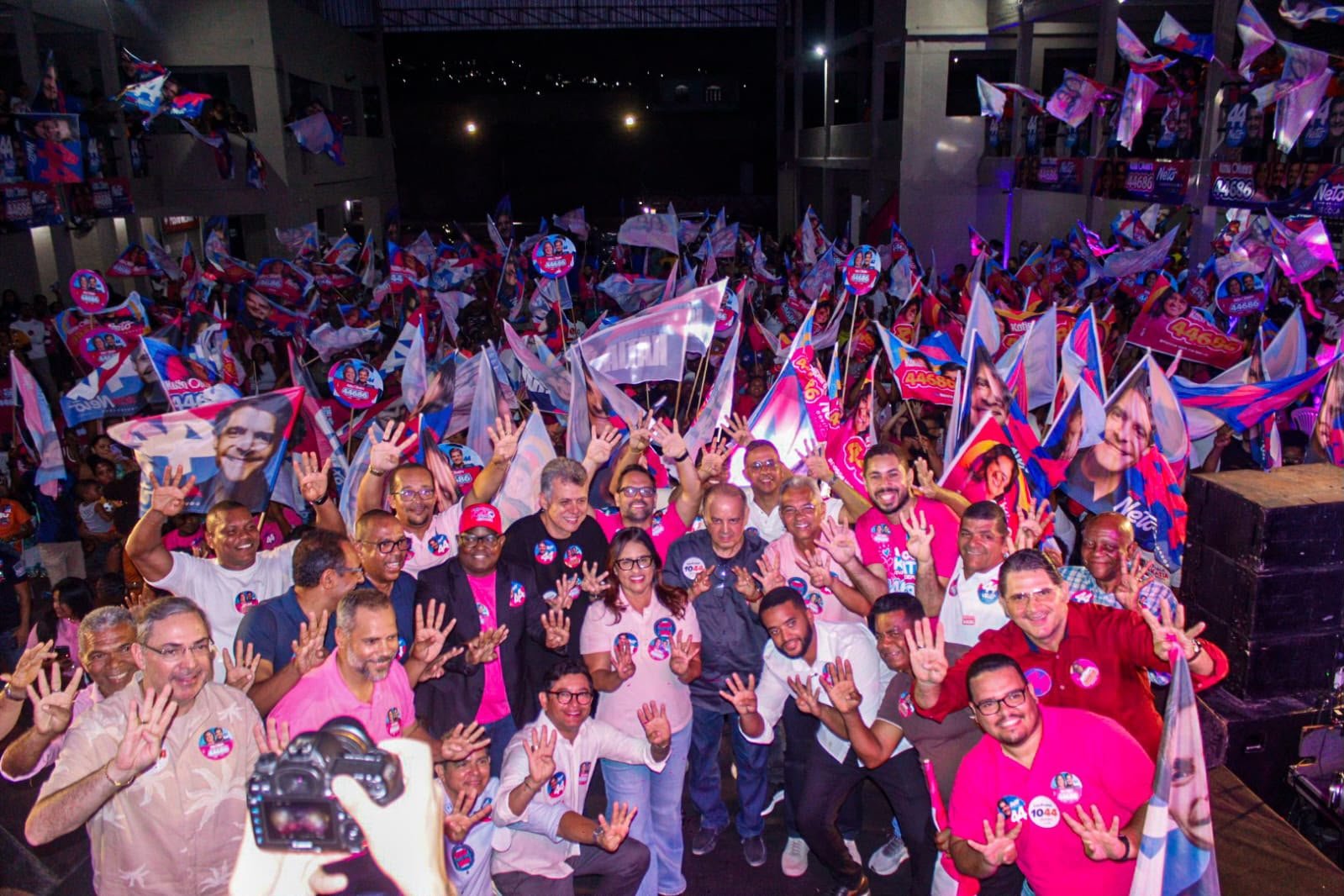 No momento você está vendo Deputada Kátia Oliveira reúne lideranças e apoiadores em grande encontro em Salvador
