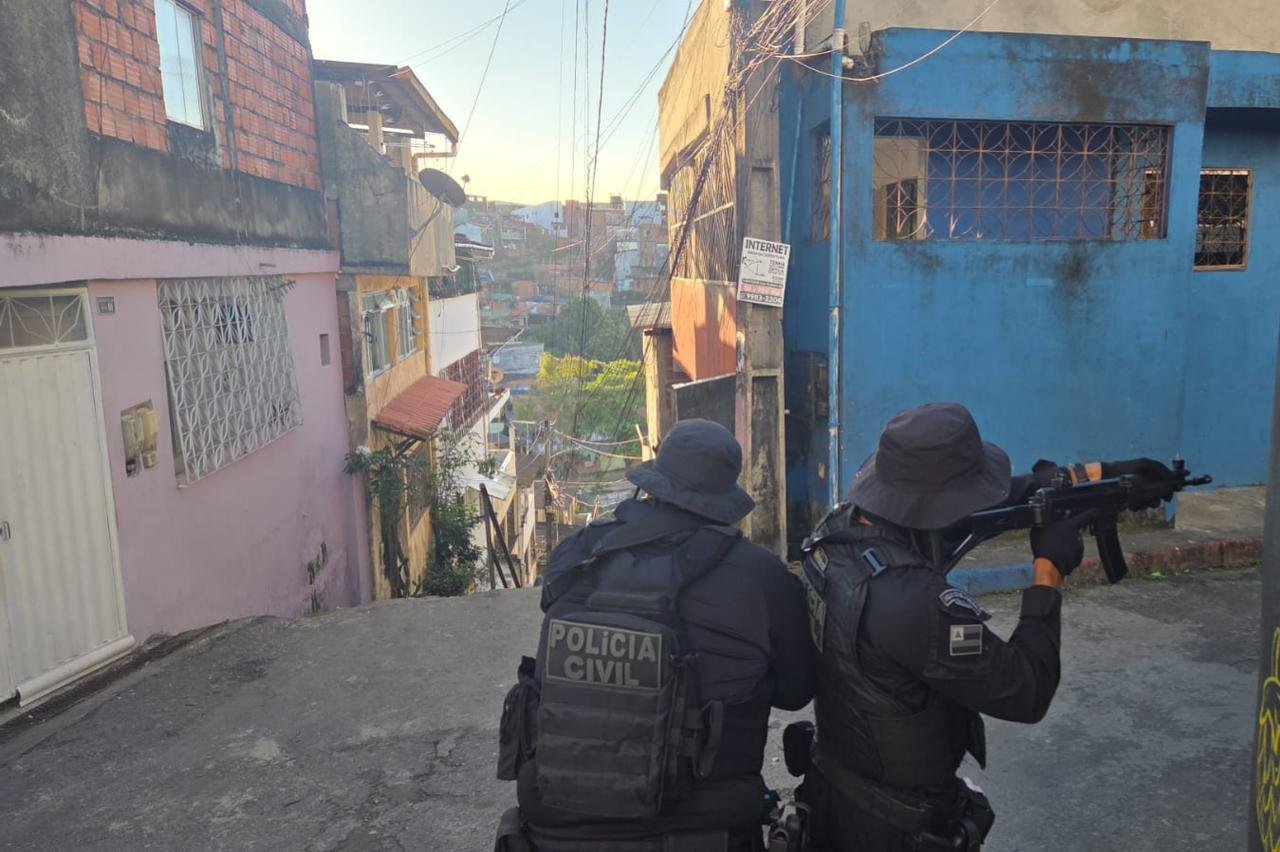 No momento você está vendo Liderança criminosa da Bahia é presa no Rio de Janeiro durante ação integrada das polícias